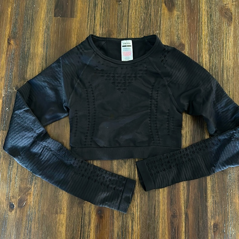 GYMSHARK LONG SLEEVE CROP TOP